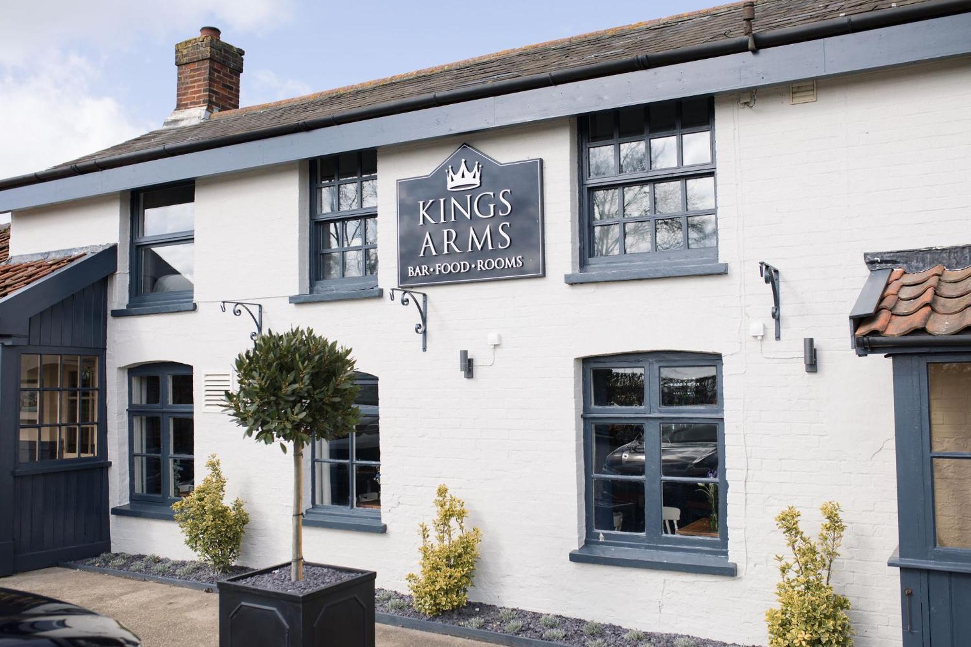 The Kings Arms Hotel Coggeshall Exterior photo