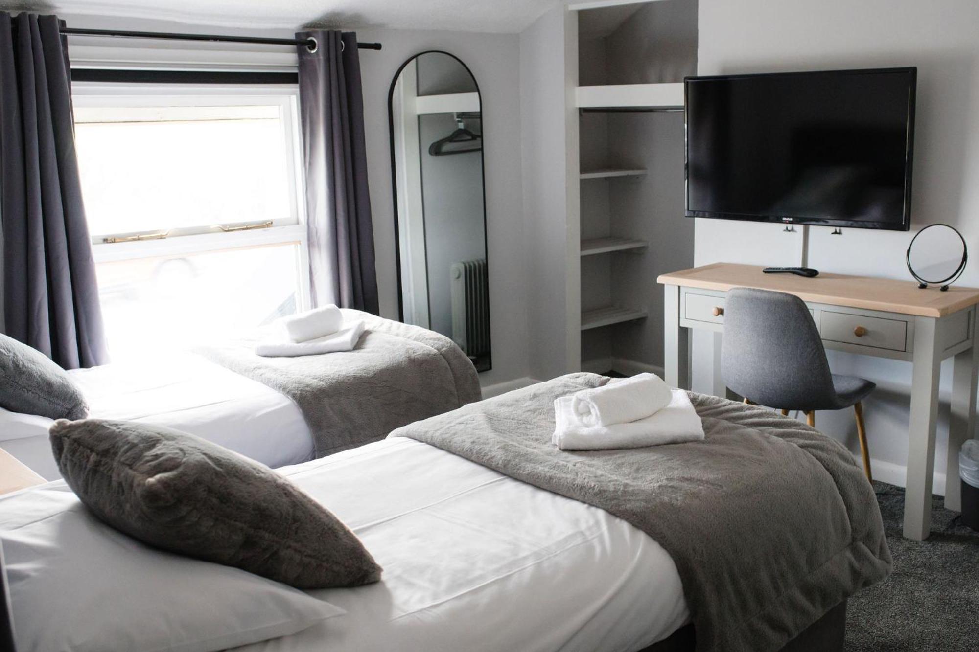 The Kings Arms Hotel Coggeshall Room photo