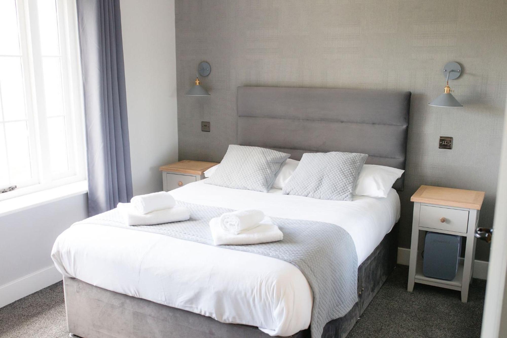 The Kings Arms Hotel Coggeshall Room photo
